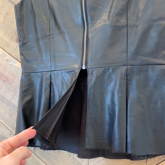 CÖ Vegan Leather Top size Small - Picture 7 of 11
